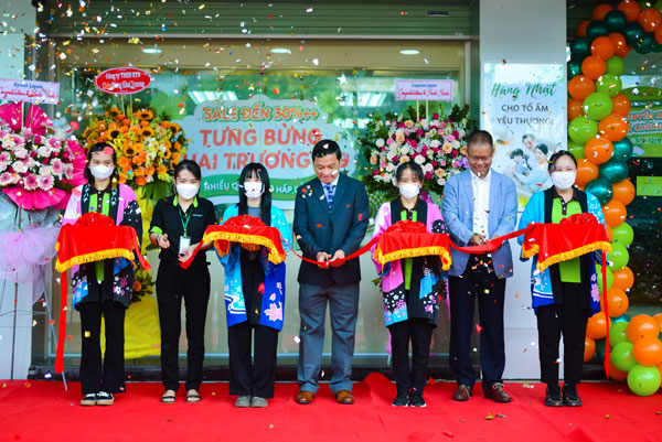 Quang-Trung-Opening-resized.jpg