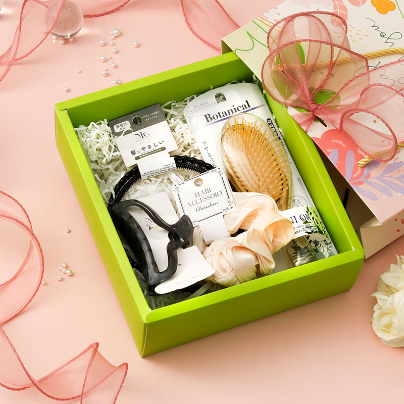 Giftset 8/3: Dây cột tóc, Kẹp càng cua, Cài tóc 2 cái và Lược chải đầu Botanical Amani Oil 15.5cm