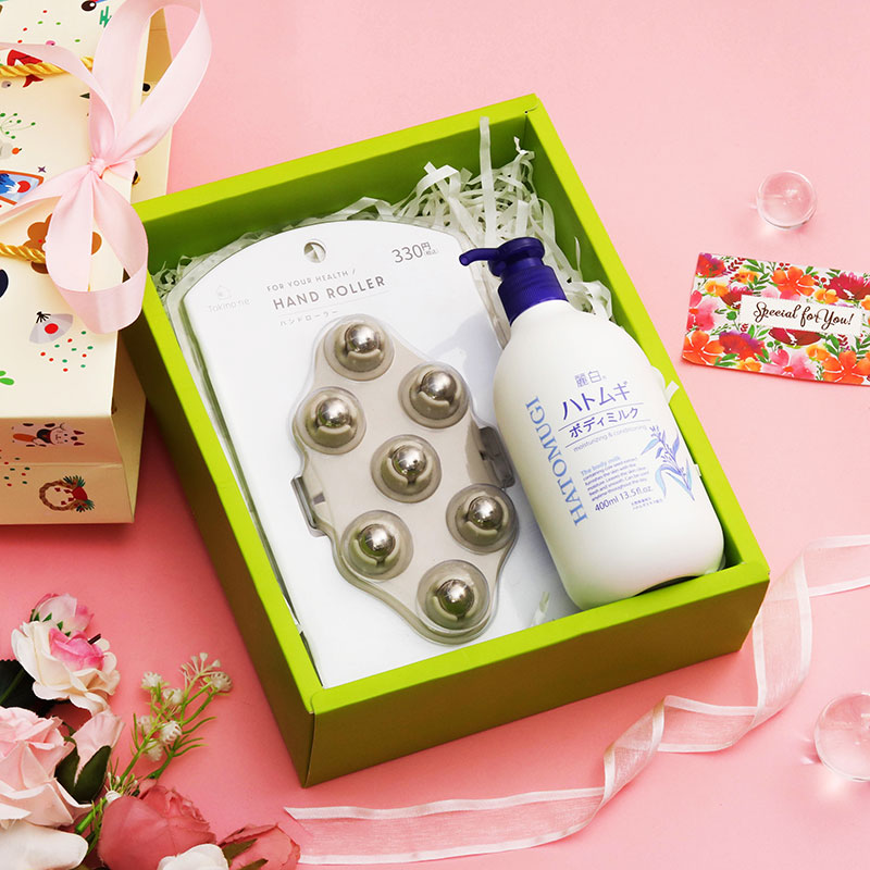 Giftset 20/10 Con lăn massage toàn thân dạng cầm tay và Sữa dưỡng thể Hatomugi ban đêm 400ml
