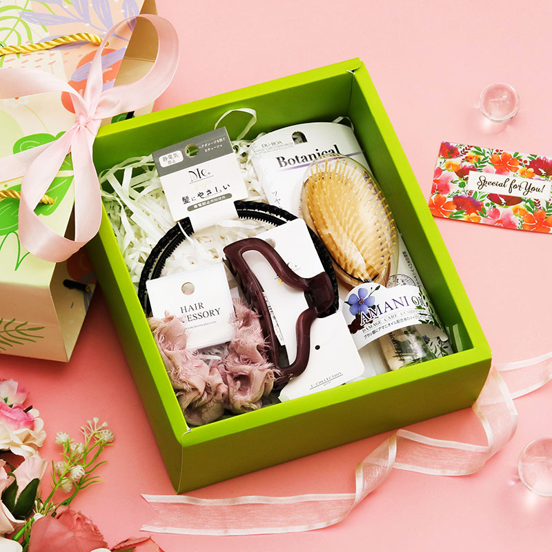 Giftset 20/10 Dây cột tóc, Kẹp càng cua, Cài tóc 2 cái và Lược chải đầu Botanical Amani Oil 15.5cm