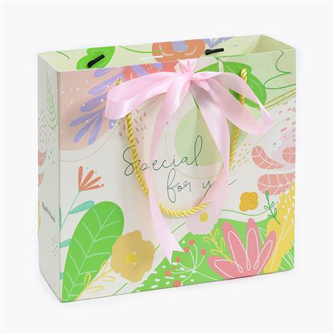 Hộp giấy giftset Hachi Hachi 2509 - Mẫu 1 (18.5x21x7.5cm)