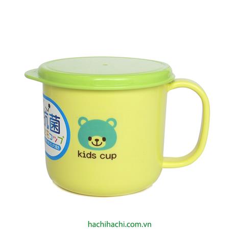 Ly nhựa có nắp cho bé 200ml Chống khuẩn (Nhiều mẫu)-Giao mẫu ngẫu nhiên